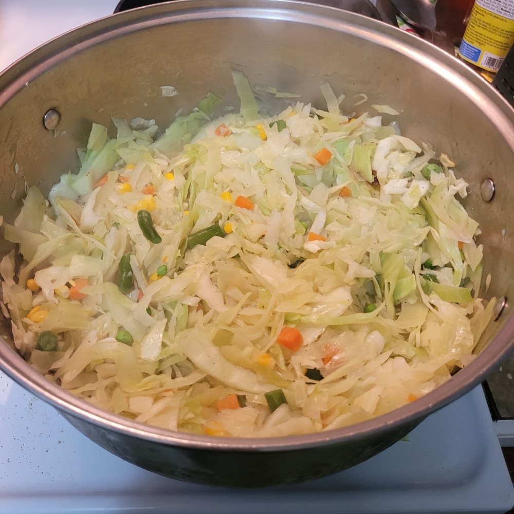 Steamed cabbage with mixed vegetables